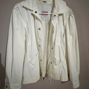 True vintage women’s white/cream jacket with detailing. Size M